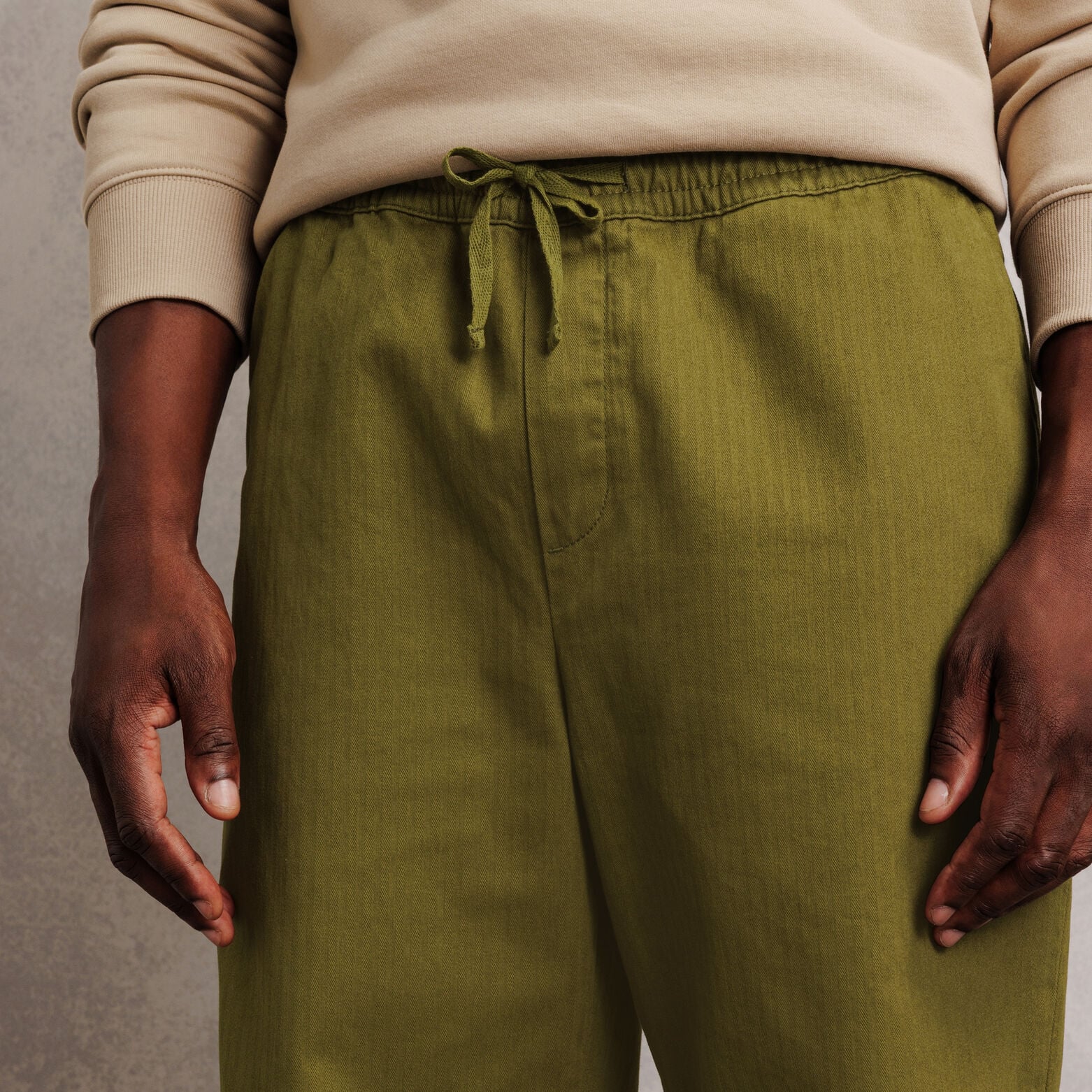 Pantalon tapered taille &eacute;lastiqu&eacute;e 100% coton