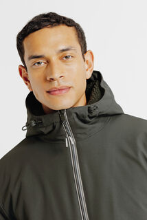 Parka longue &agrave; capuche doubl&eacute;e en sherpa