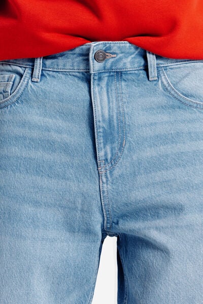 Jean loose