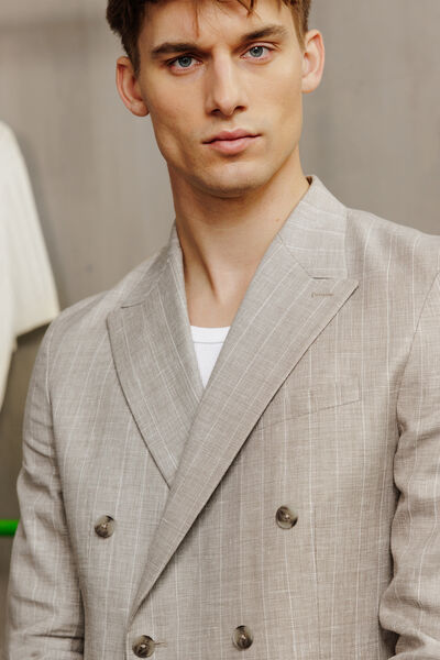 Veste de costume crois&eacute;e confort