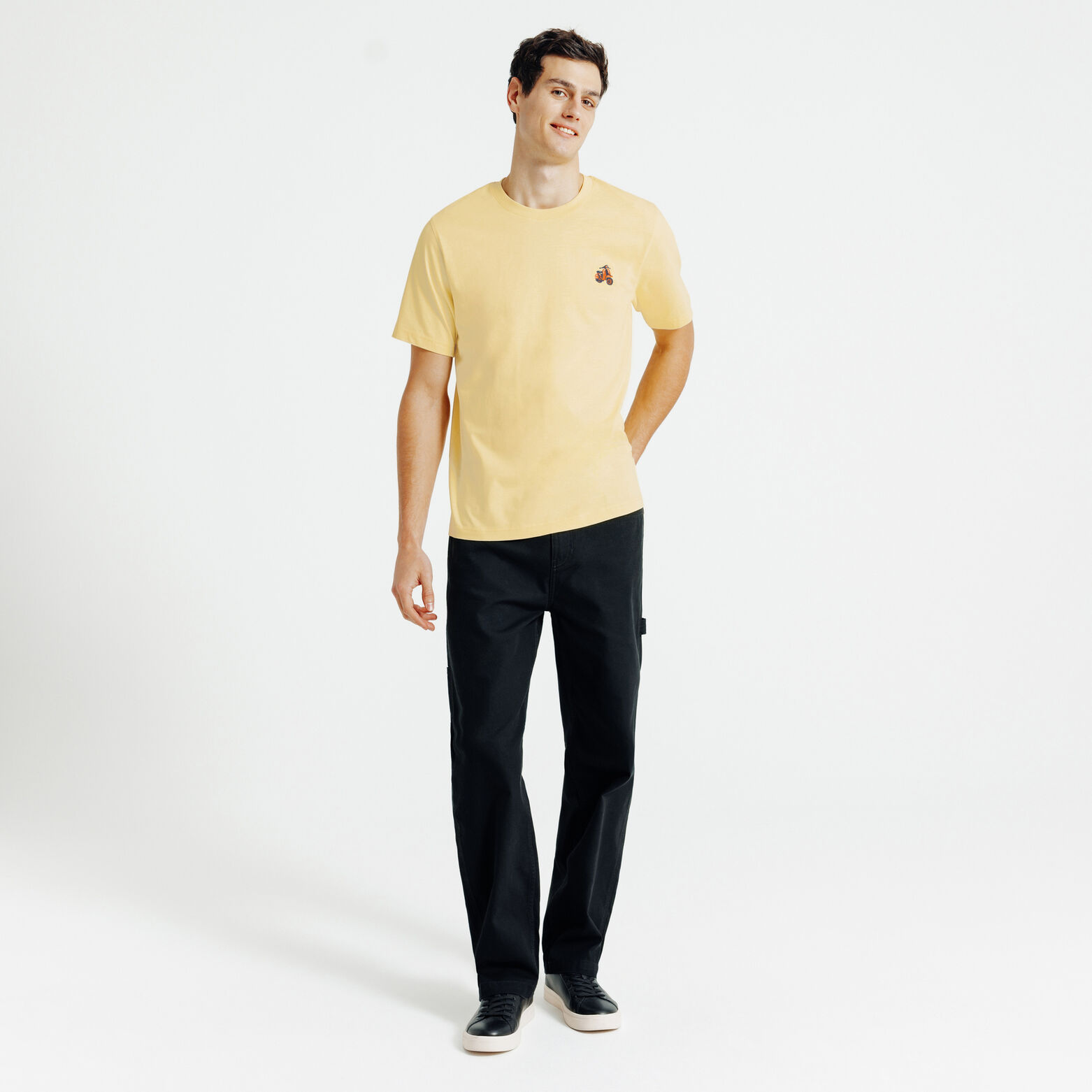 T-shirt in gevlamde stof met borduursel op de bors