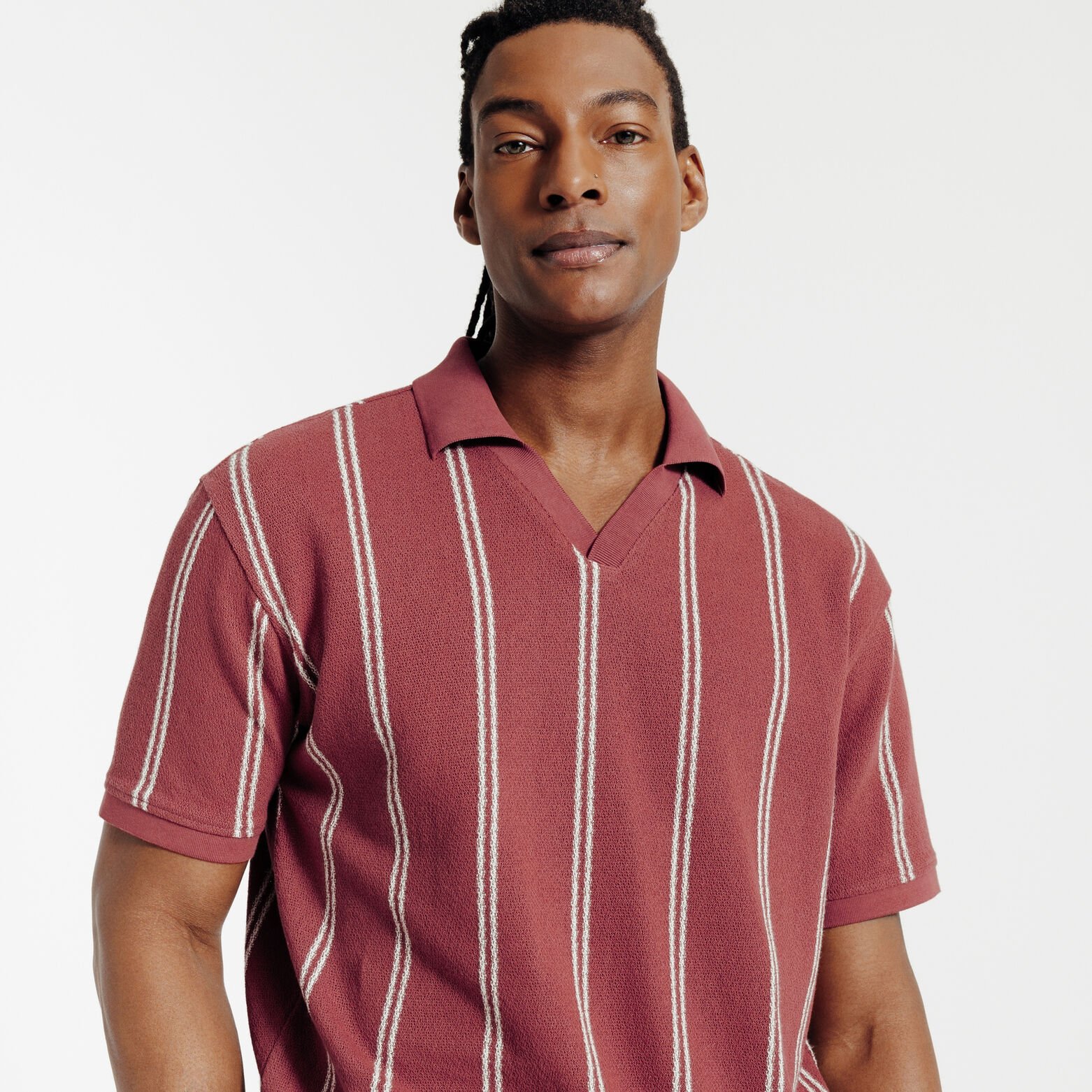 Polo manches courtes ray&eacute; col resort