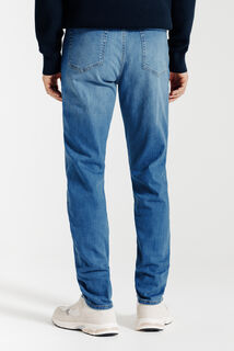 Tapered fit jeans