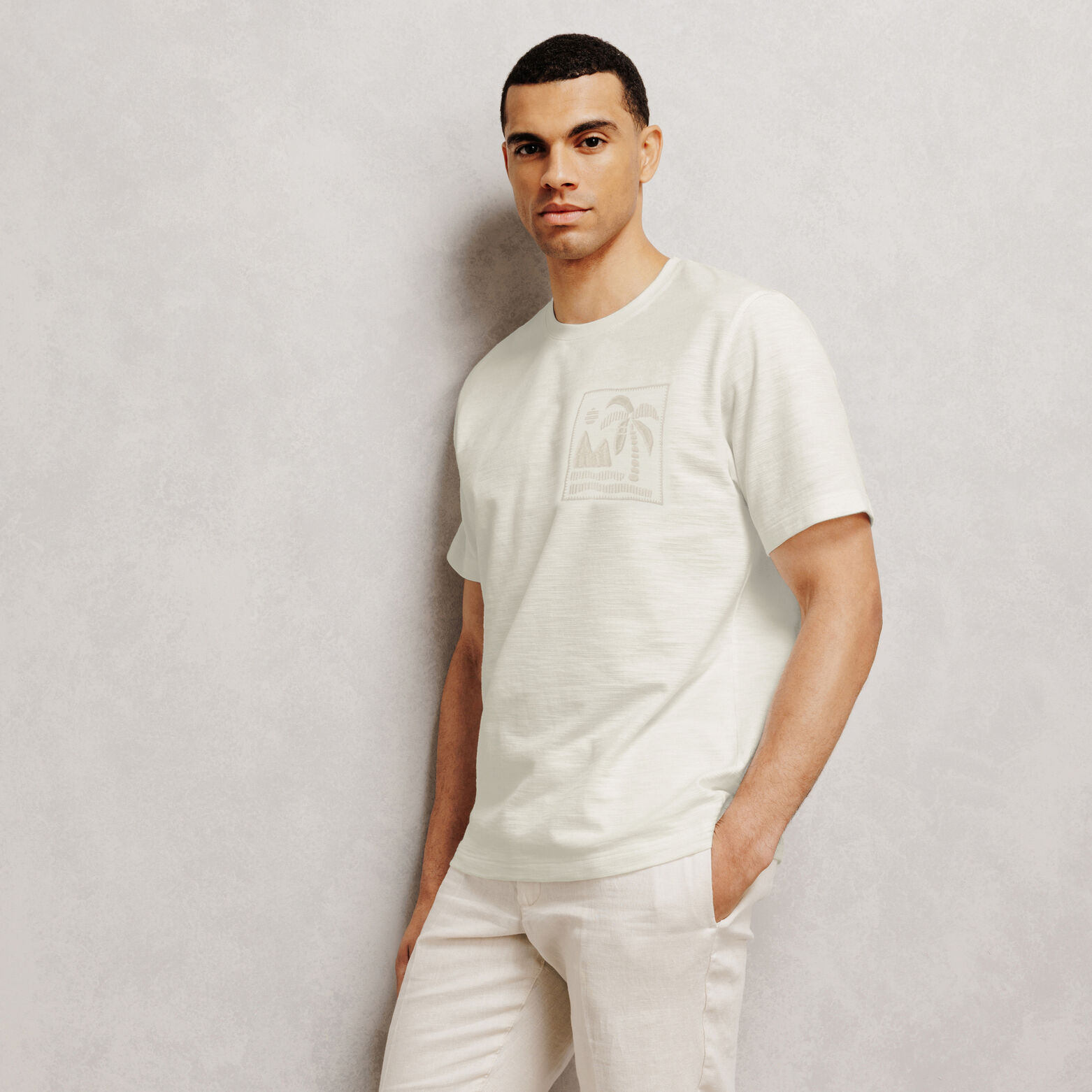 Tee shirt brod&eacute; textur&eacute;