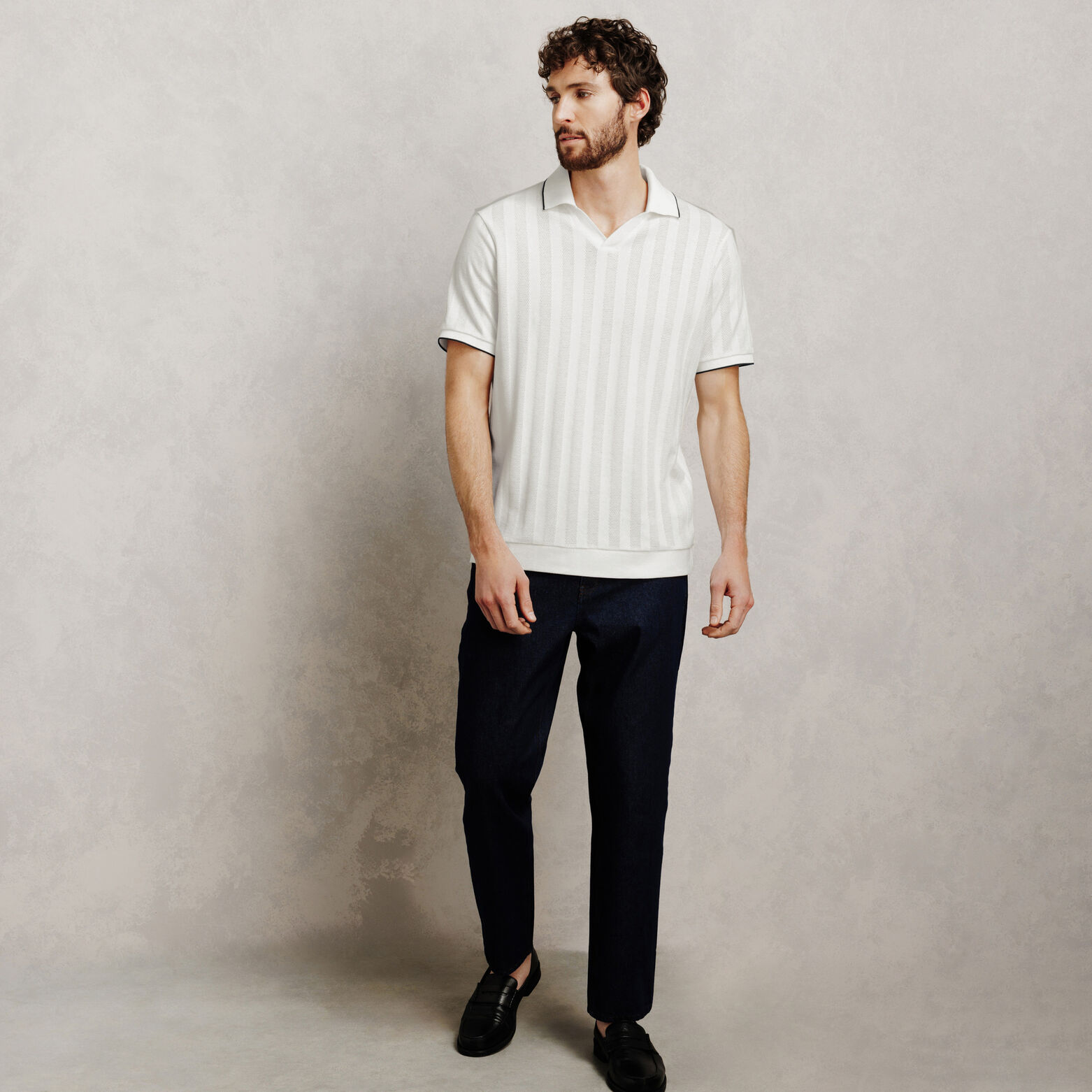 Polo manches courtes col resort textur&eacute;