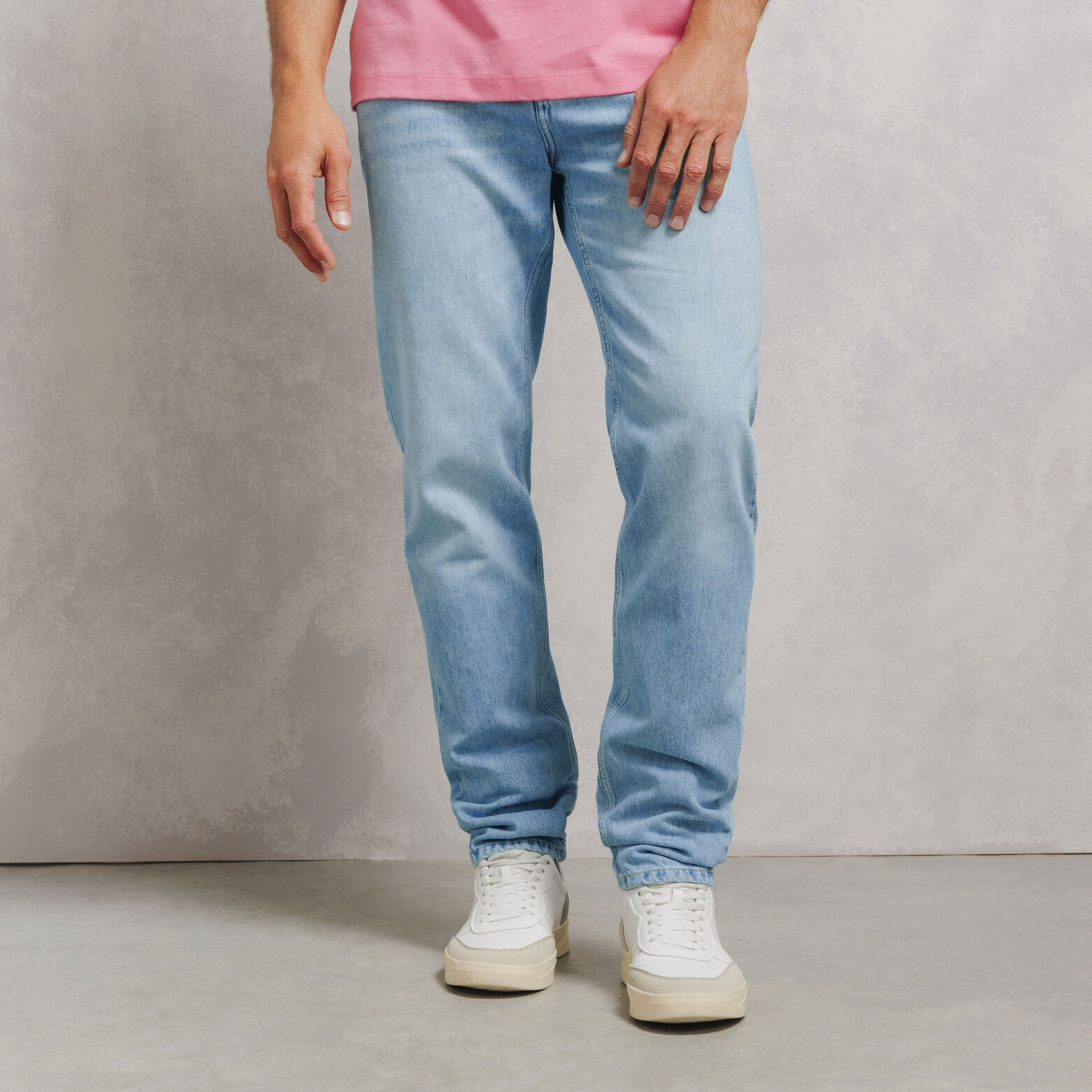 Jean tapered toile l&eacute;g&egrave;re
