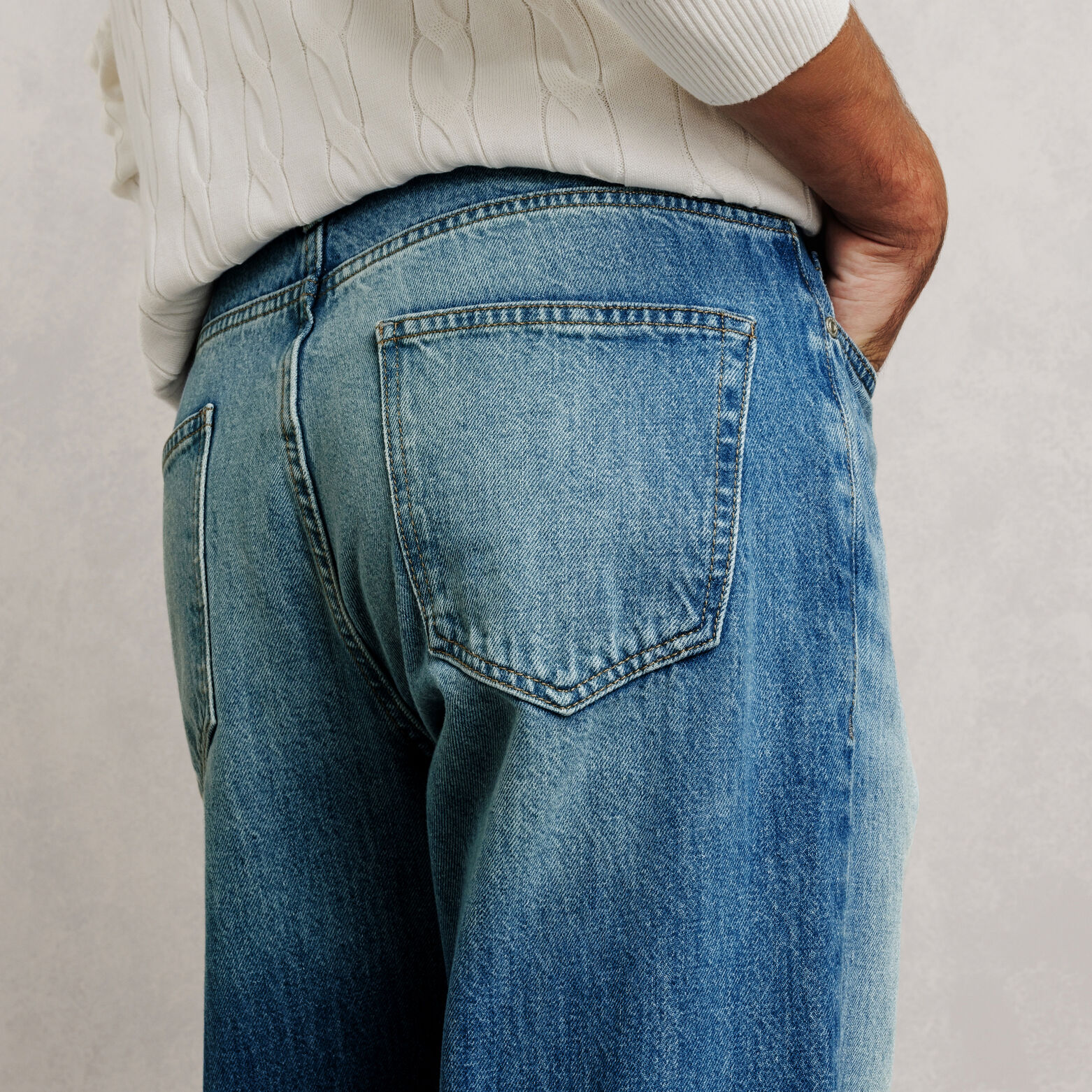 Jean loose d&eacute;lav&eacute; 100% coton