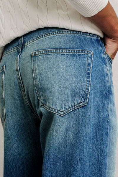 Jean loose d&eacute;lav&eacute; 100% coton