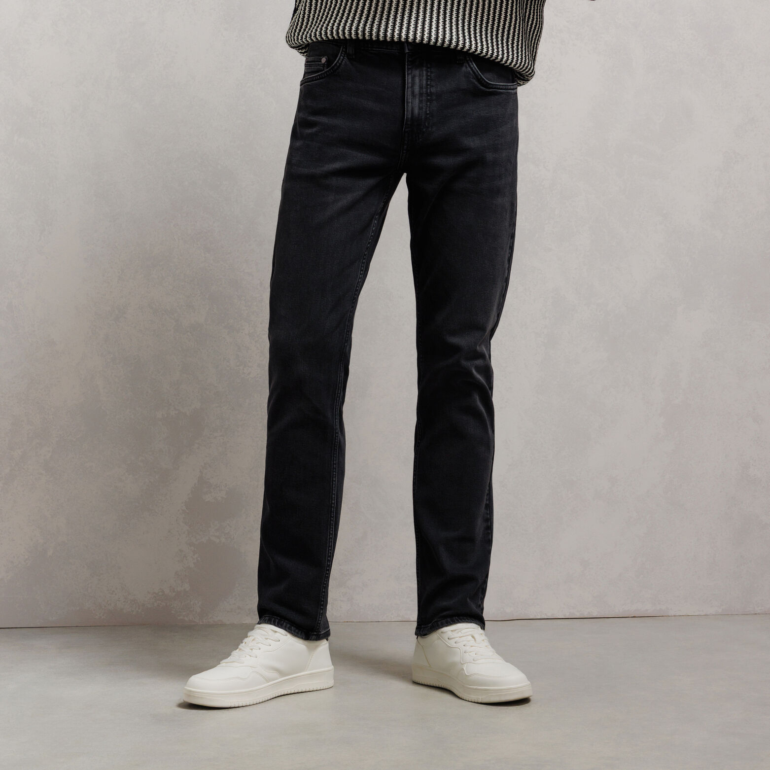 Jean straight d&eacute;lav&eacute;