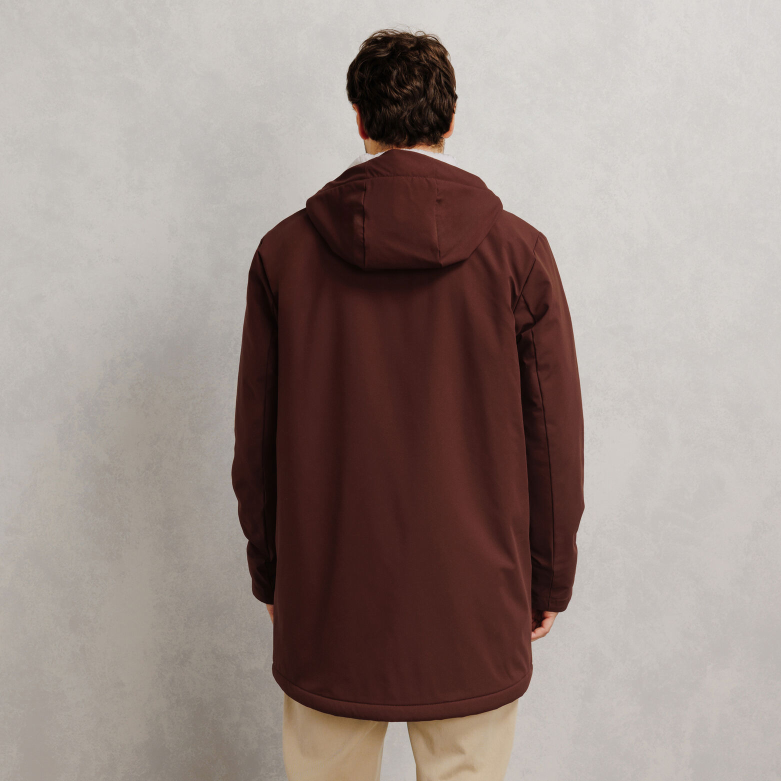 Parka longue &agrave; capuche doubl&eacute;e en sherpa