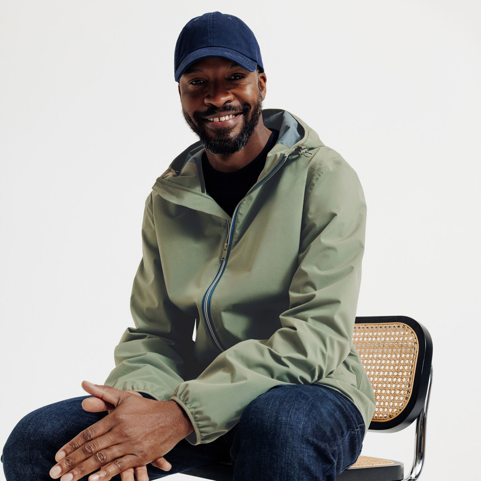 Blouson coupe-vent &agrave; capuche