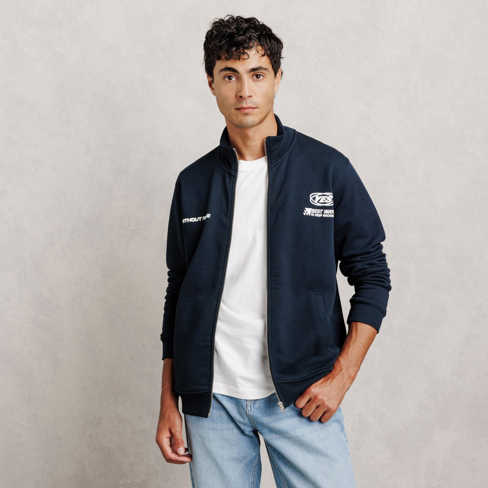 Sweat  zipp&eacute; col montant imprim&eacute;  devant dos