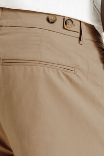 Pantalon chino tapered 7/8&egrave;me