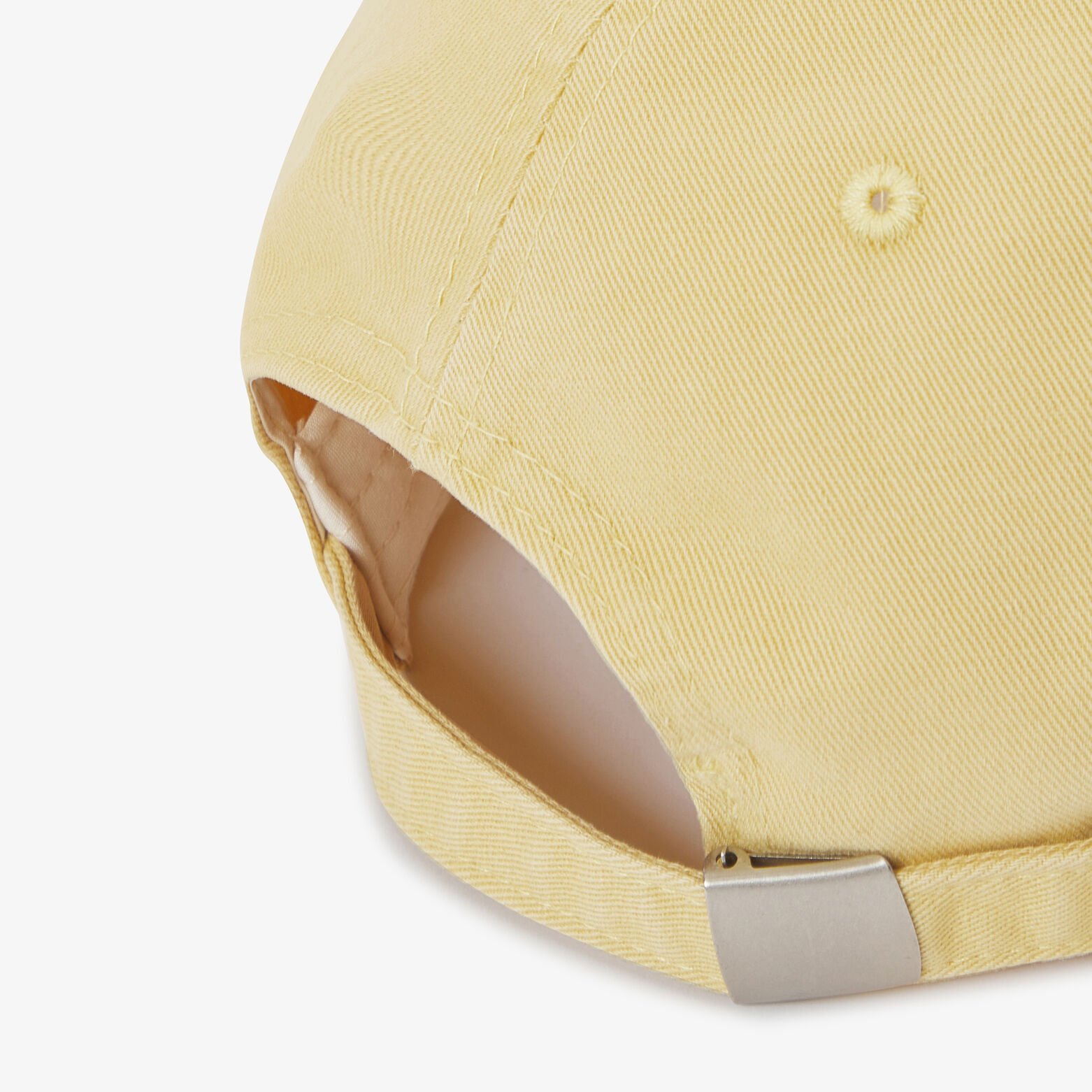 Pet met fantasie-borduursel