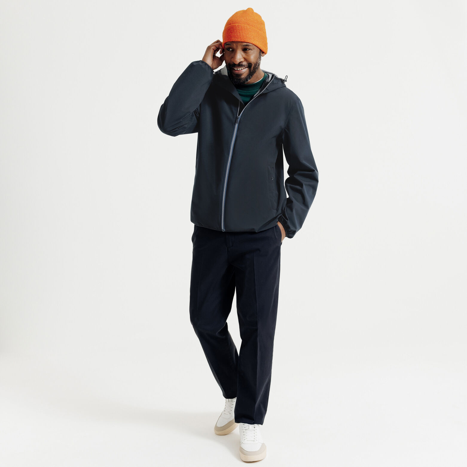 Blouson coupe-vent &agrave; capuche