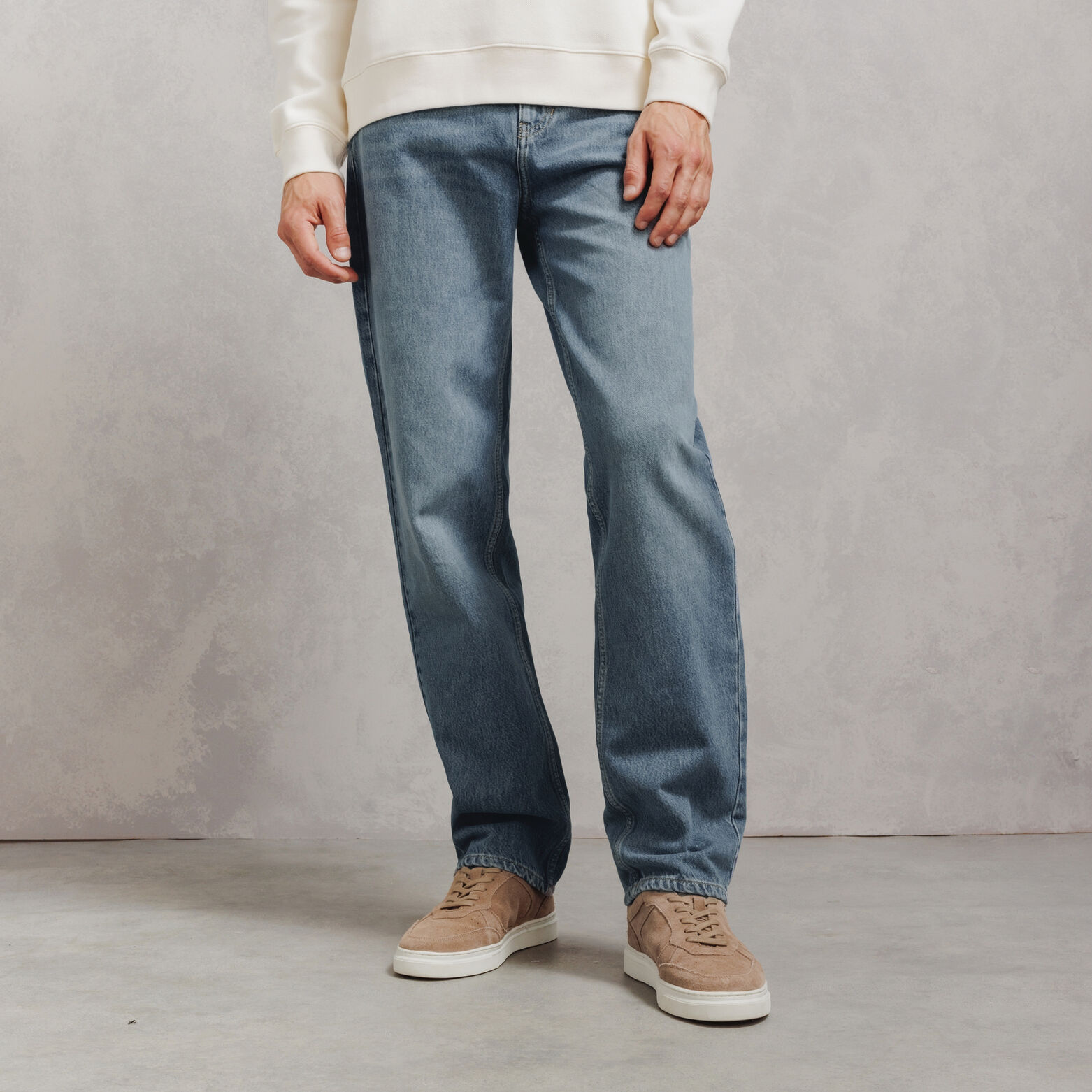 Jean loose