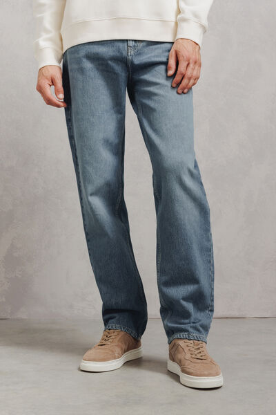 Jean loose