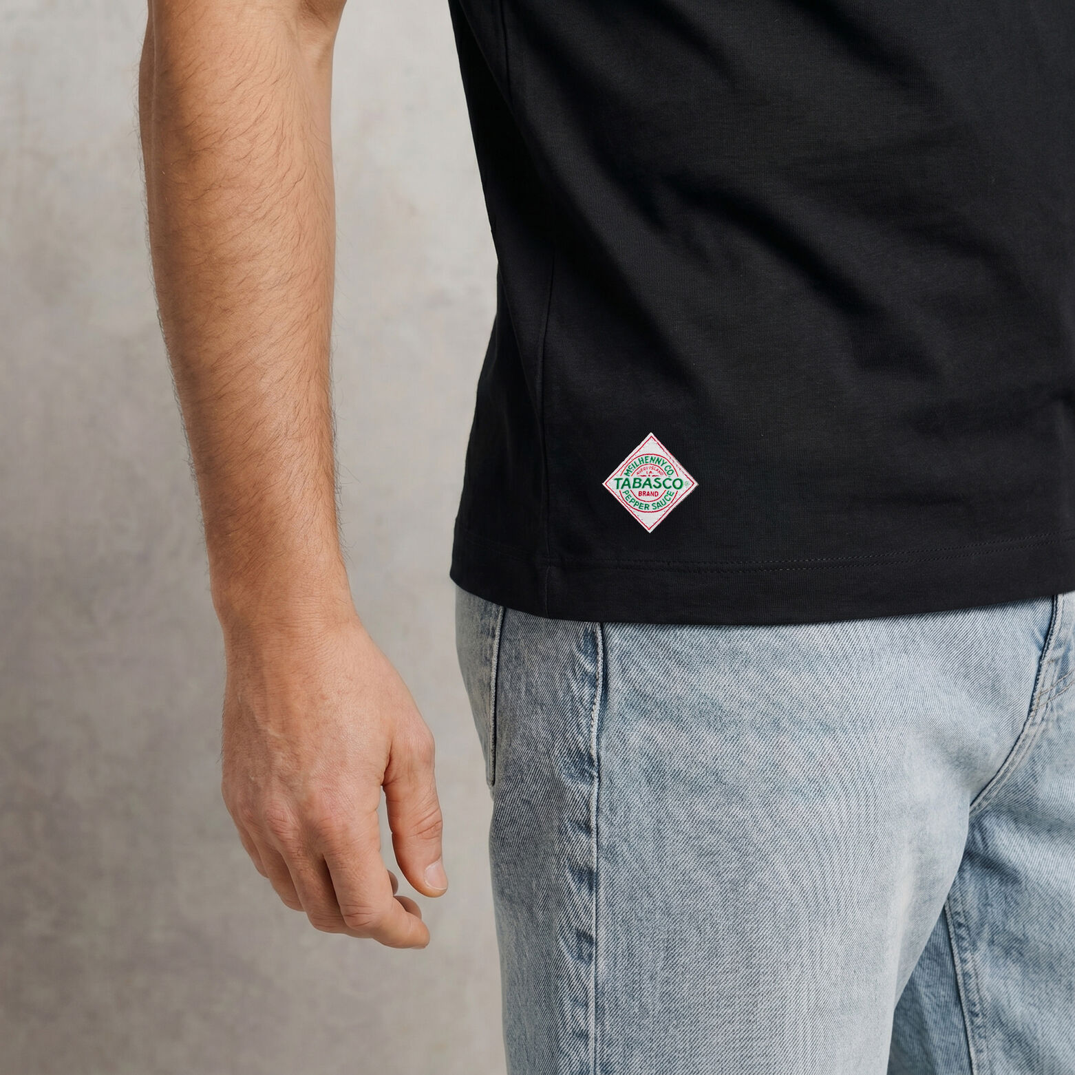 Tee shirt imprim&eacute; poitrine licence Tabasco