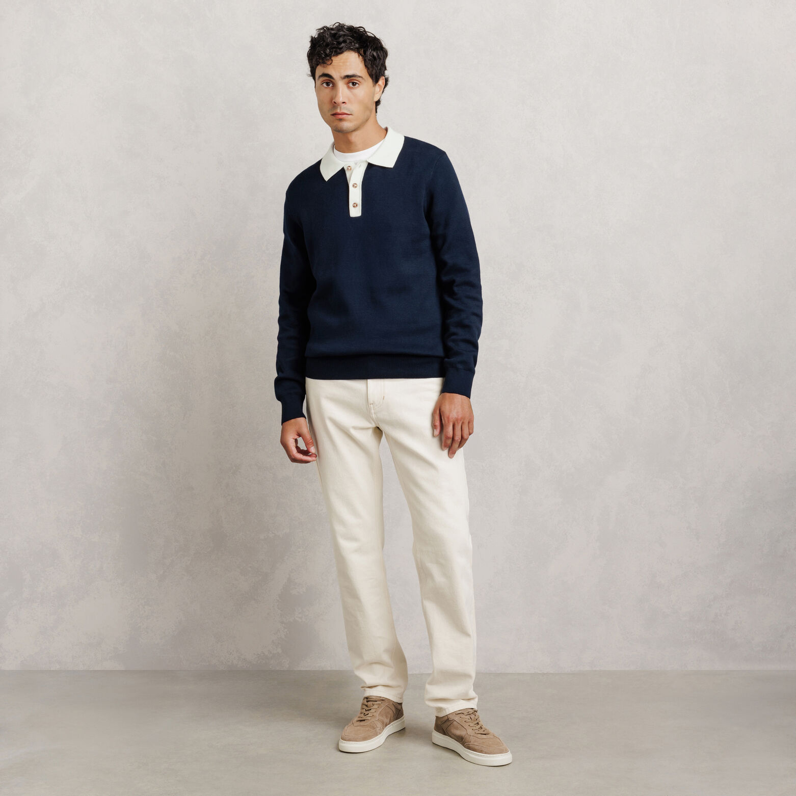 Polo en maille contrast&eacute; uni