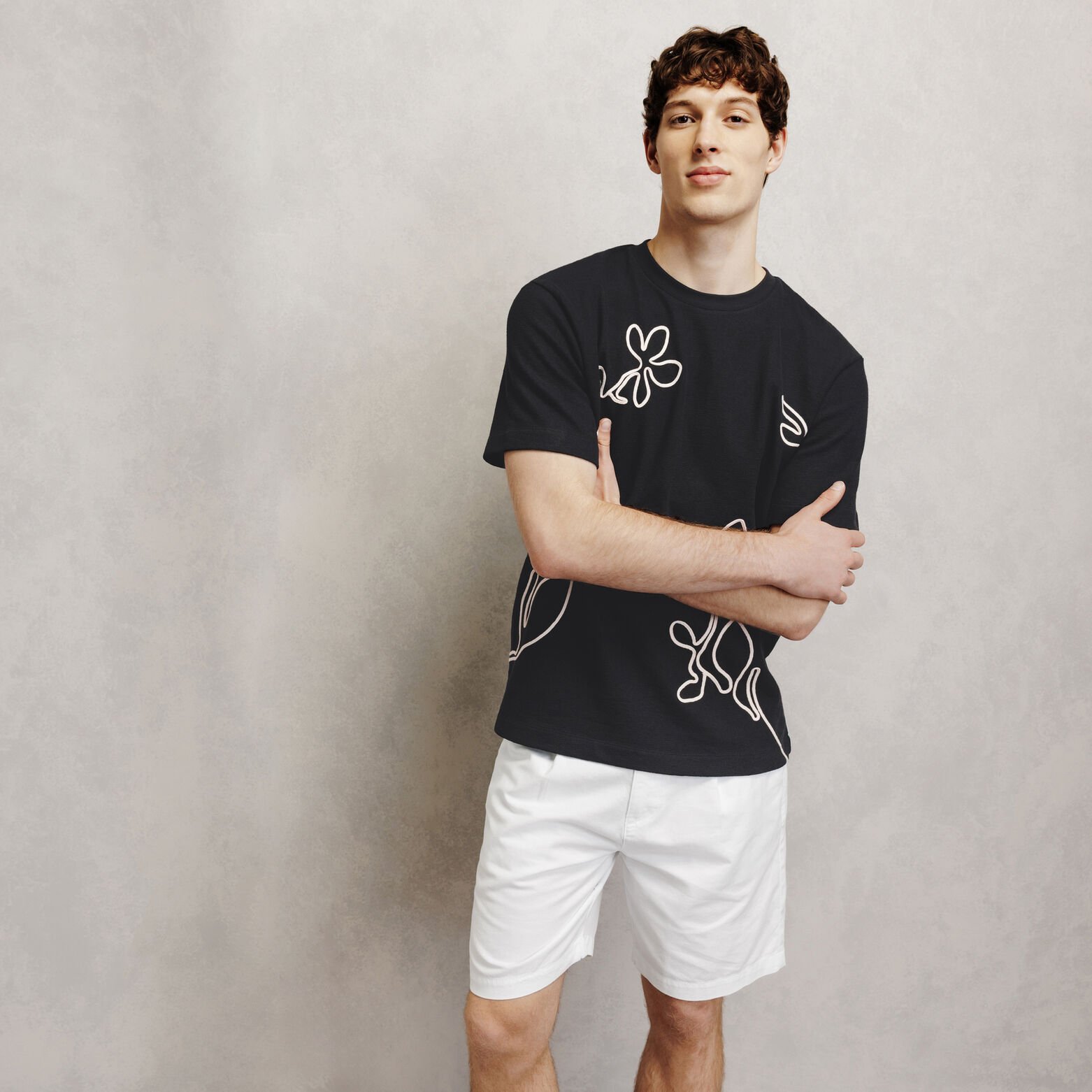 Tee shirt fleurs en cordelette mati&egrave;re fantaisie