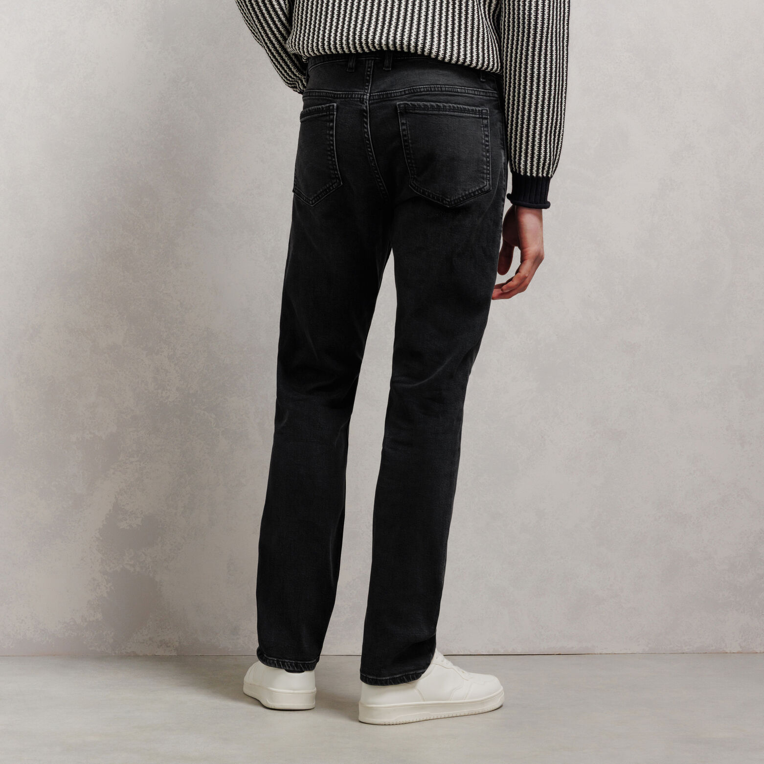 Jean straight d&eacute;lav&eacute;