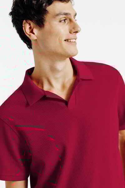 Polo manches courtes textur&eacute; col resort