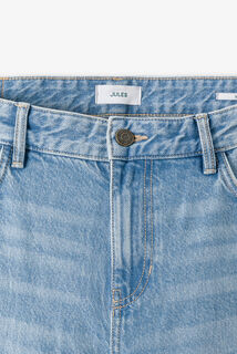 Loose fit jeans