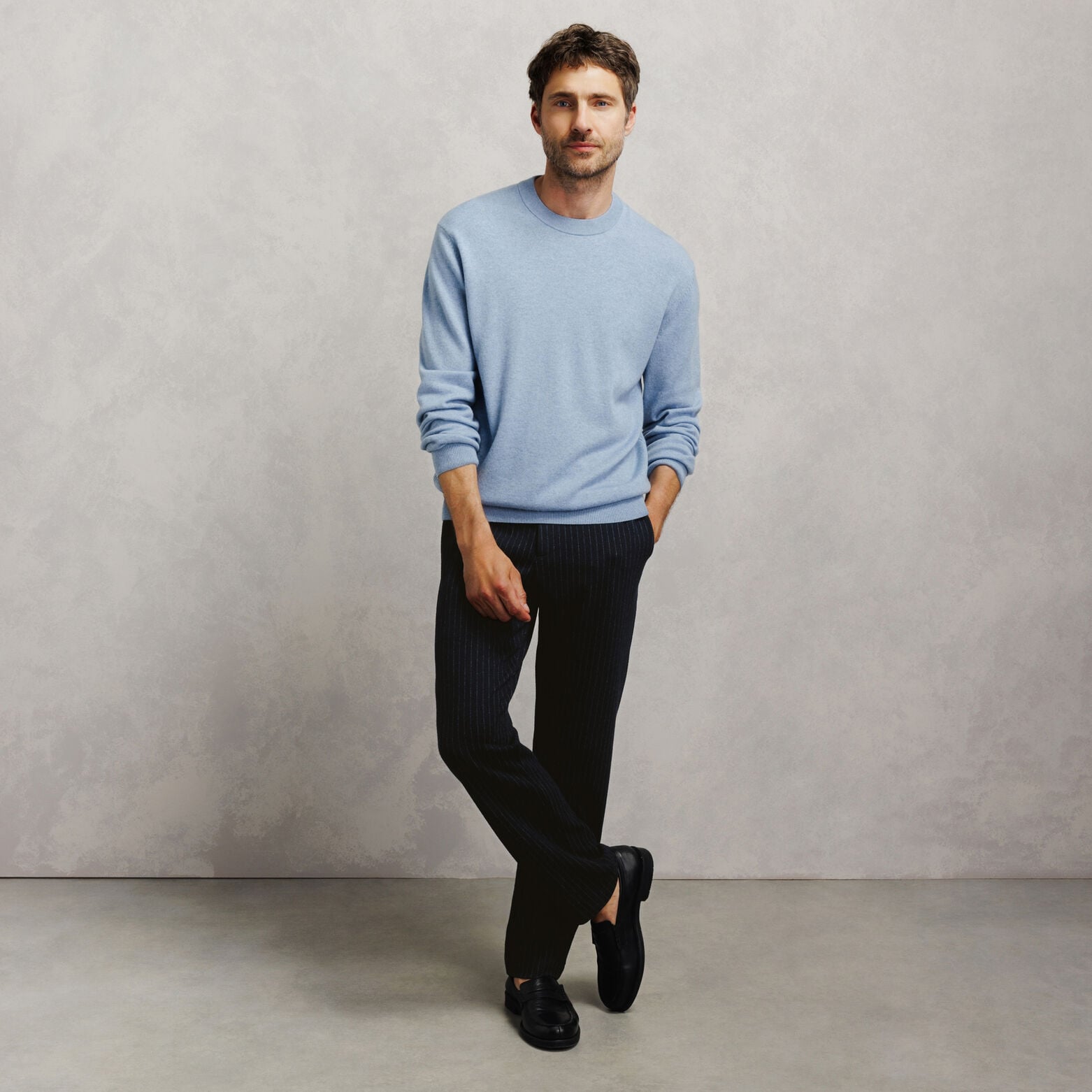 Pantalon tapered taille &eacute;lastiqu&eacute;e ray&eacute;