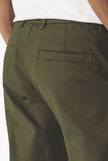 Large fit chinobroek