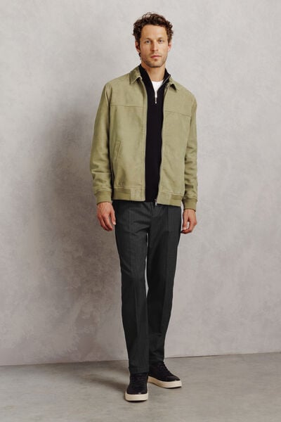 Pantalon chino tapered ray&eacute;