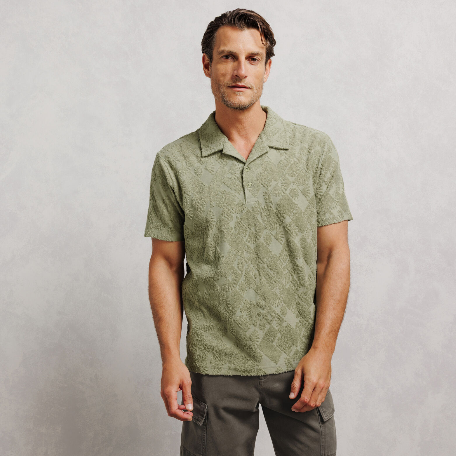 Polo manches courtes col requin &eacute;ponge jacquard