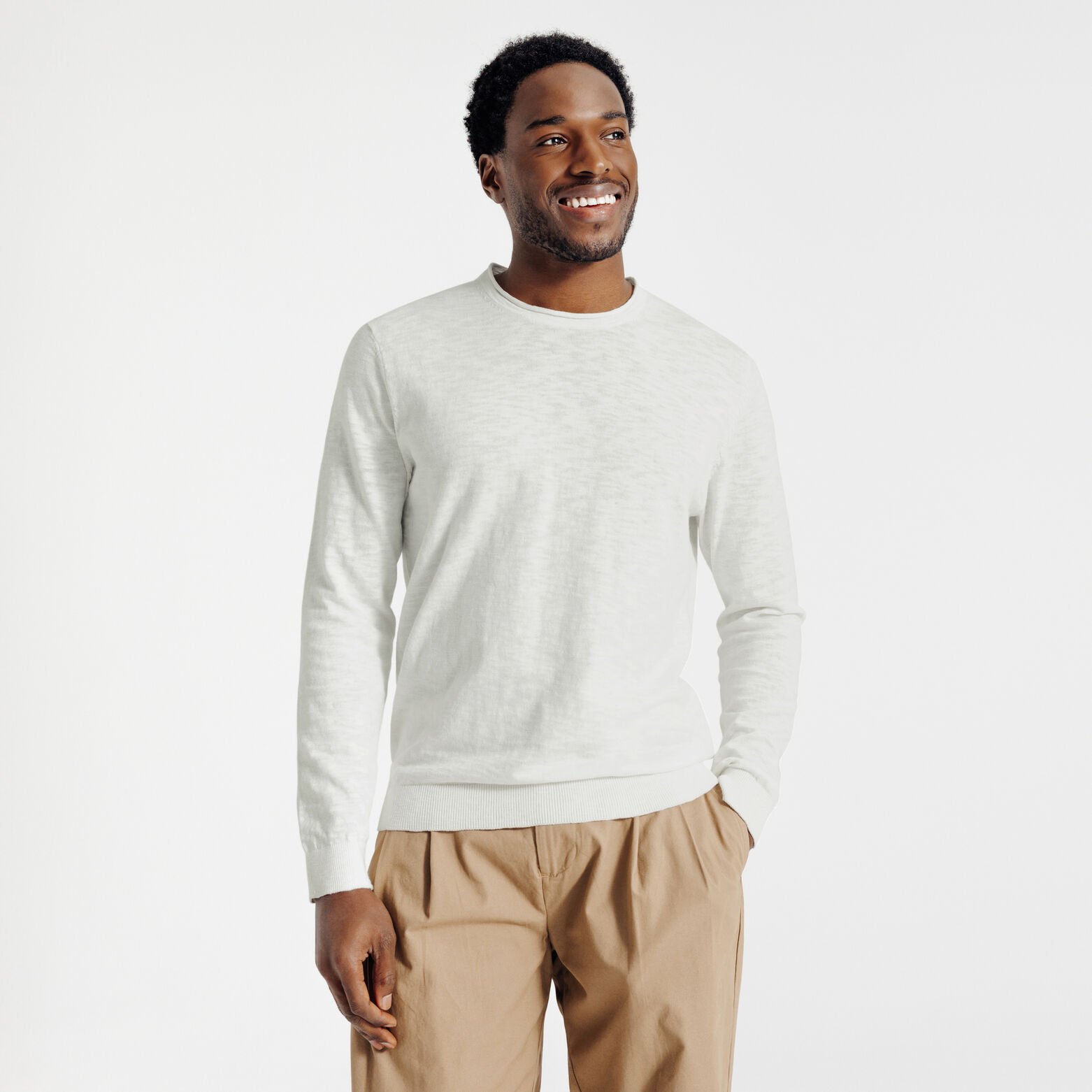 Pull col rond finition roulott&eacute;e