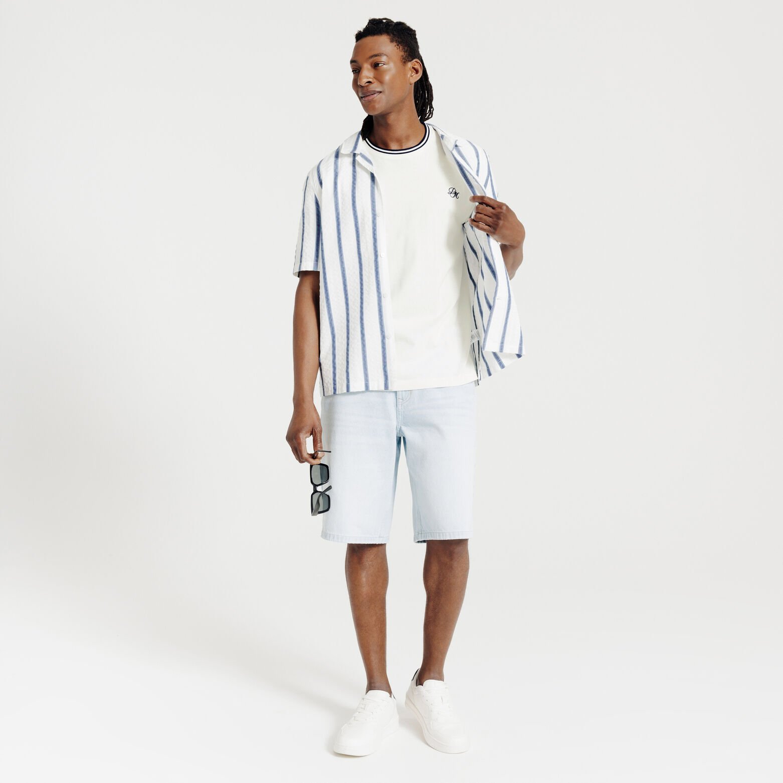 Tee shirt mati&egrave;re fantaisie contrast&eacute;