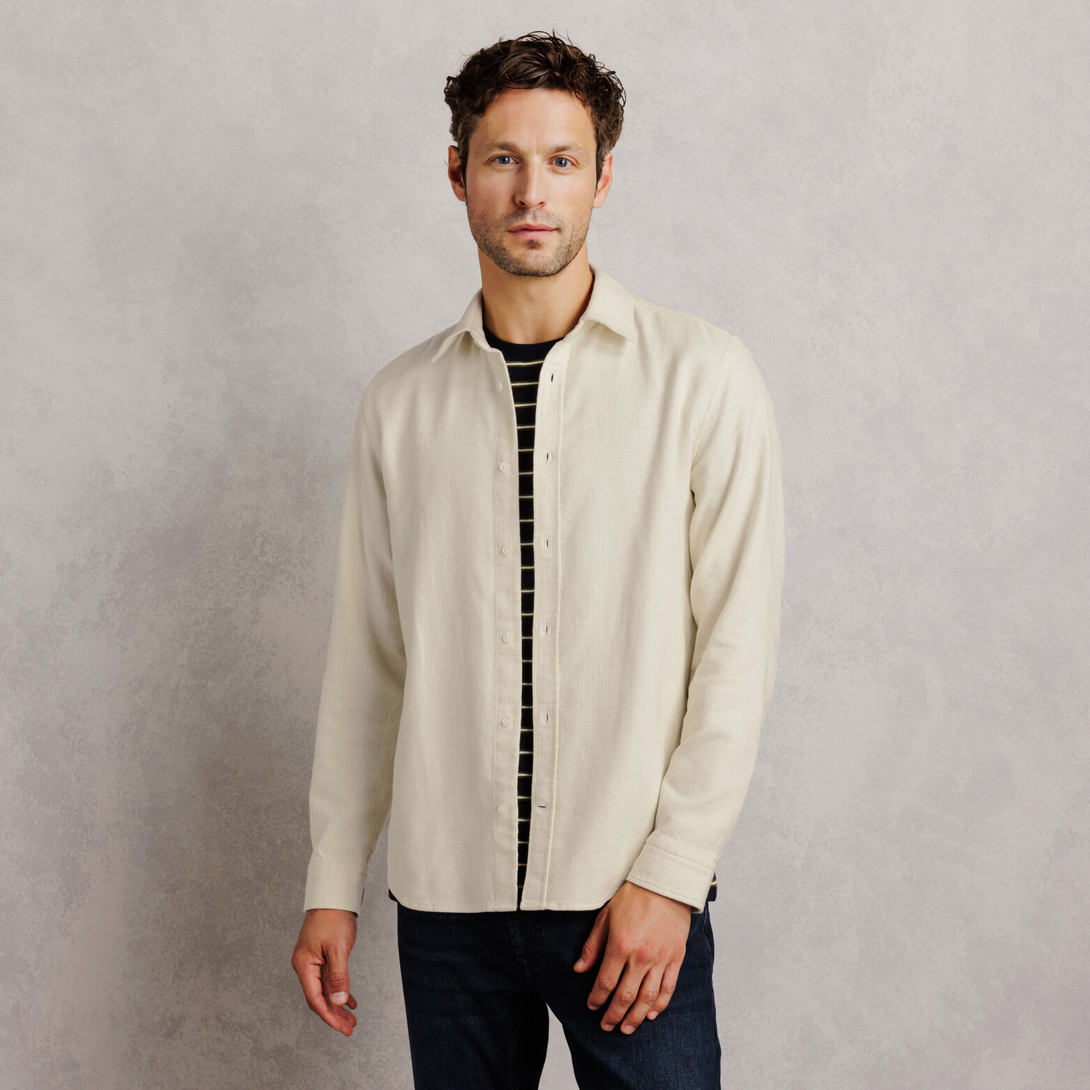 Chemise 100% coton armur&eacute;e unie