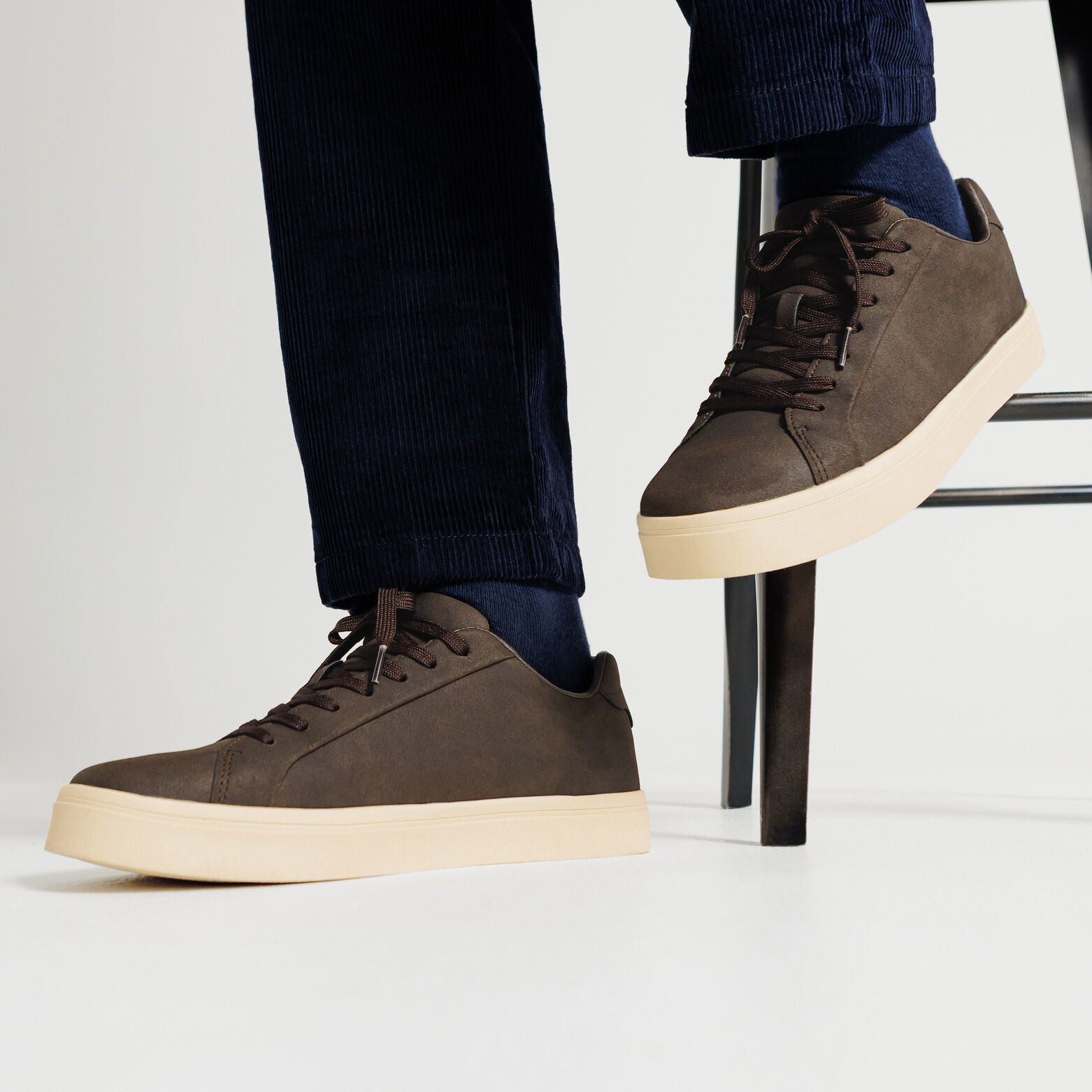 Baskets basiques à lacets