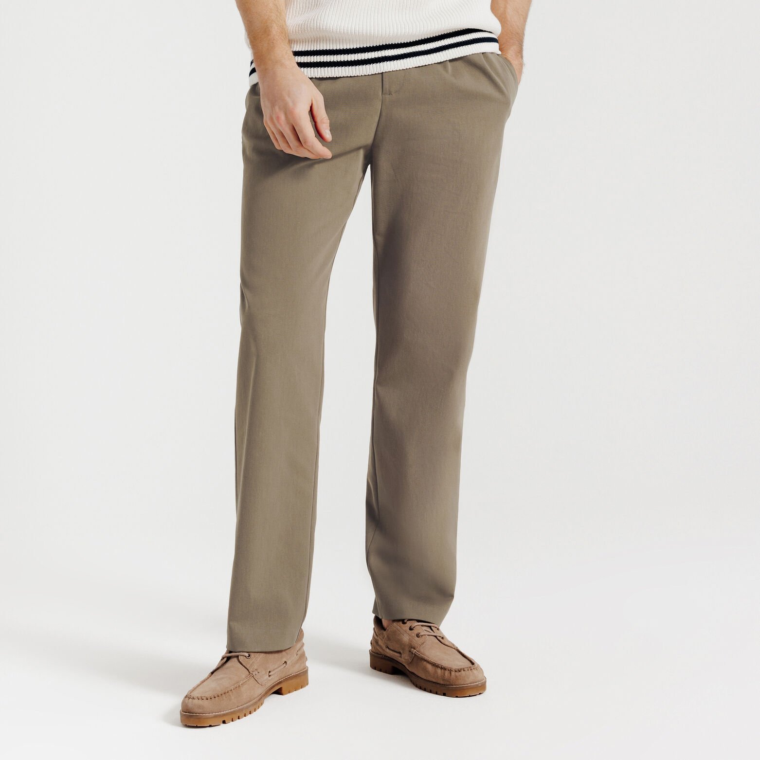 Pantalon chino &agrave; plis