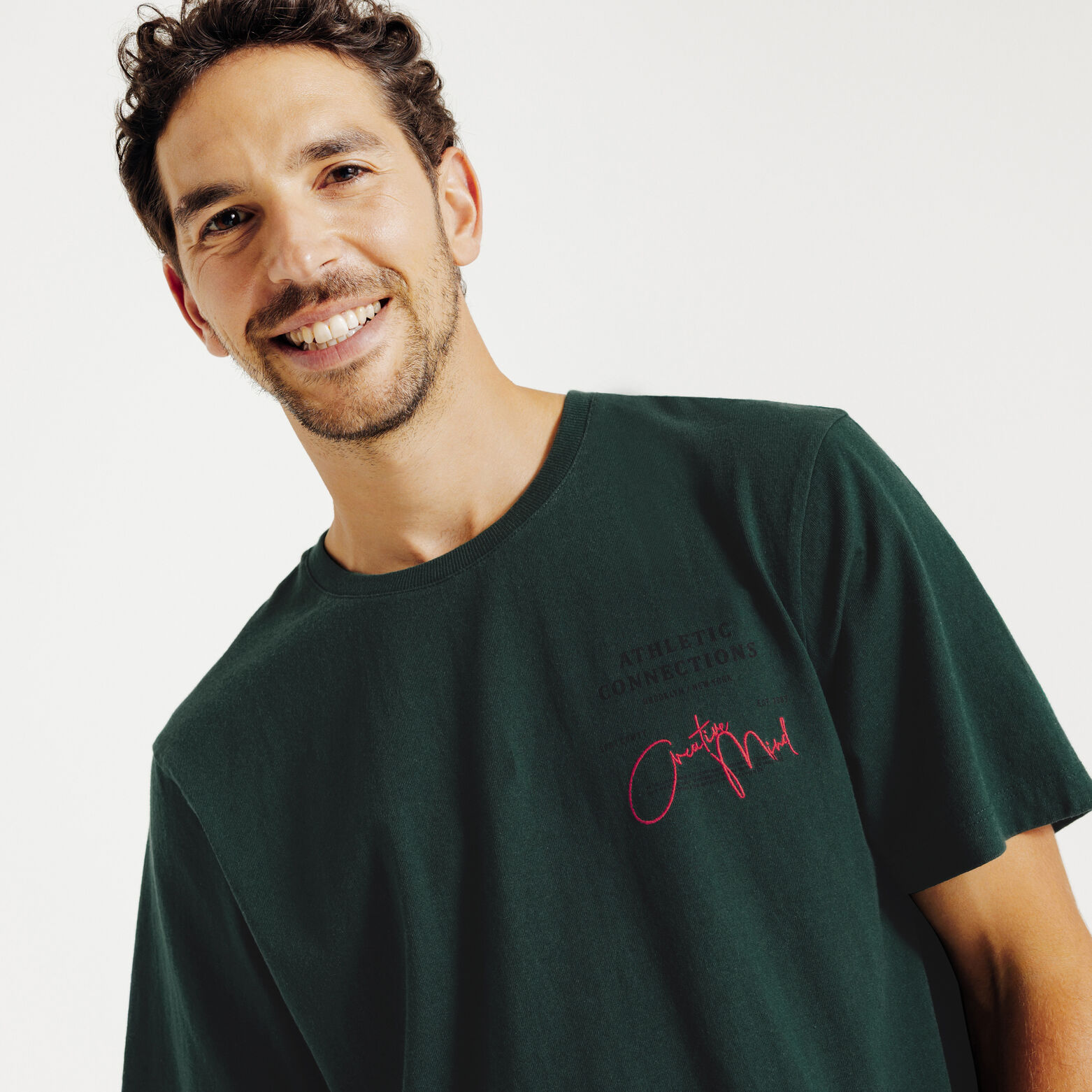 Tee shirt en coton broderie poitrine