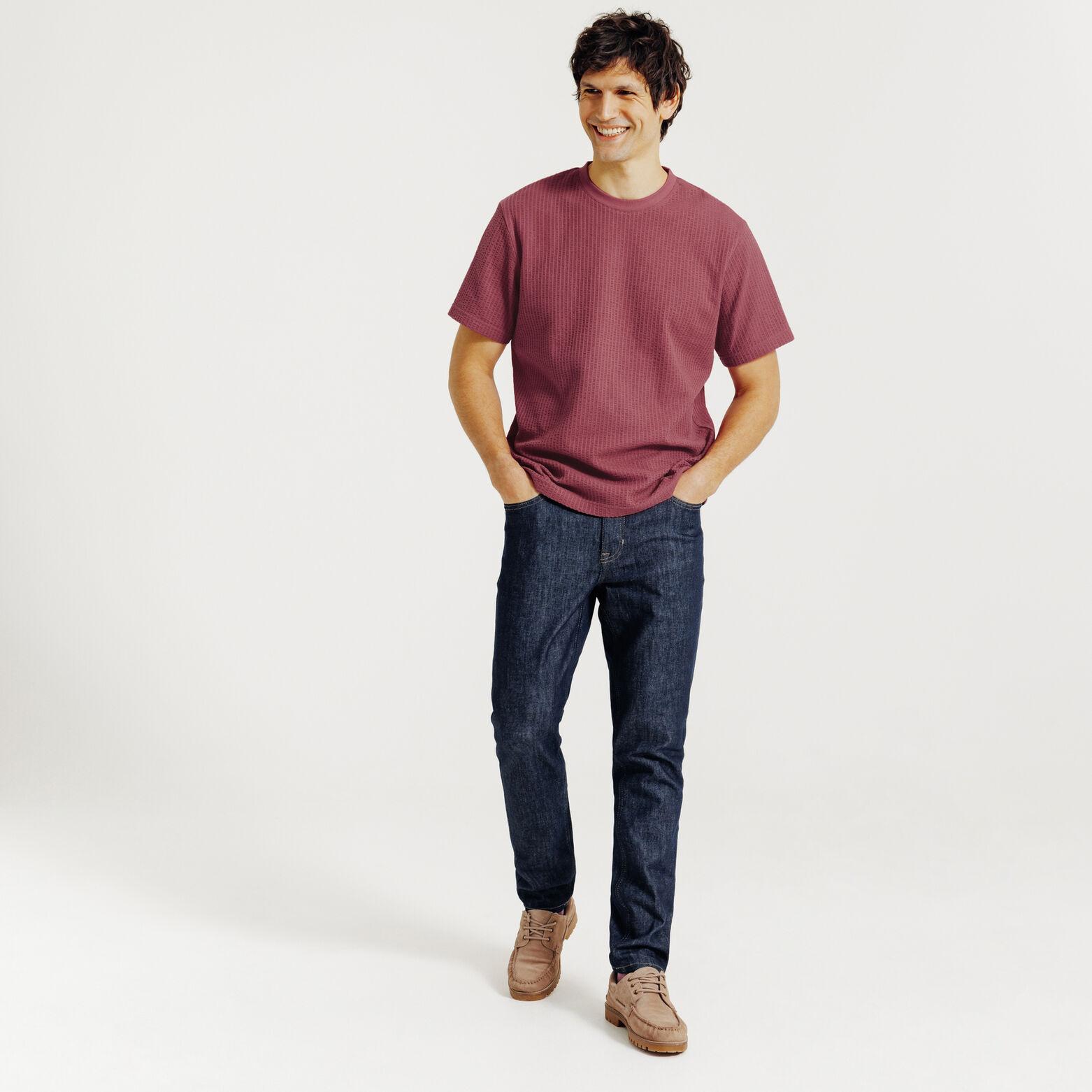 Tee shirt mati&egrave;re relief&eacute;e