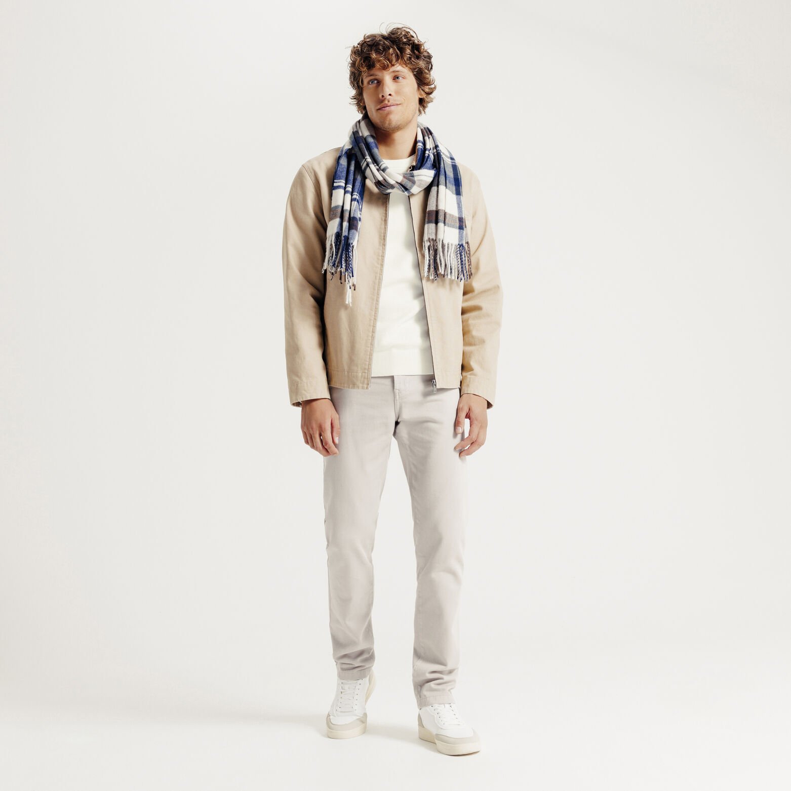 Pull col rond jeux de points fantaisie