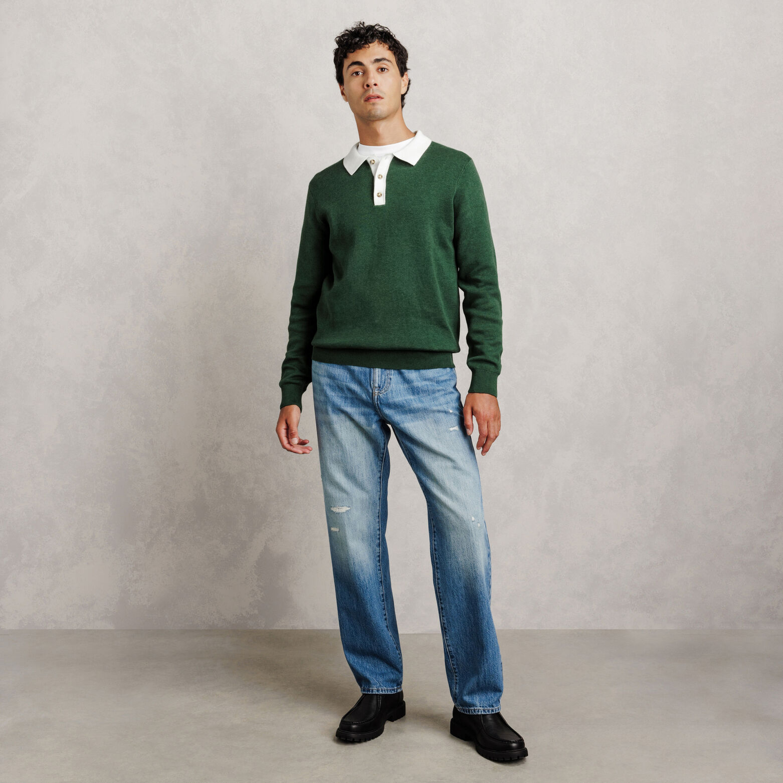 Polo en maille contrast&eacute; uni