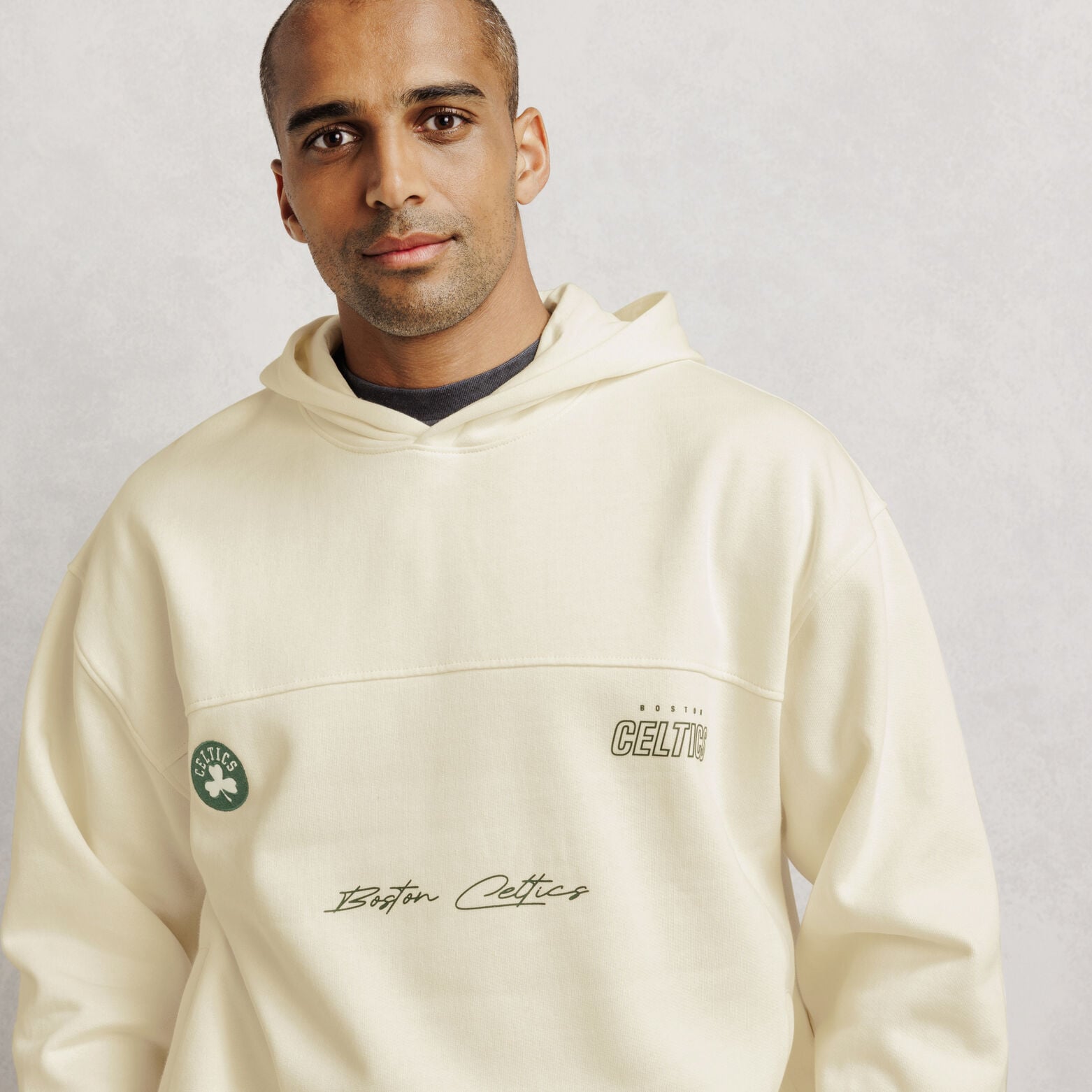 Sweat &agrave; capuche brod&eacute; Boston Celtics licence NBA