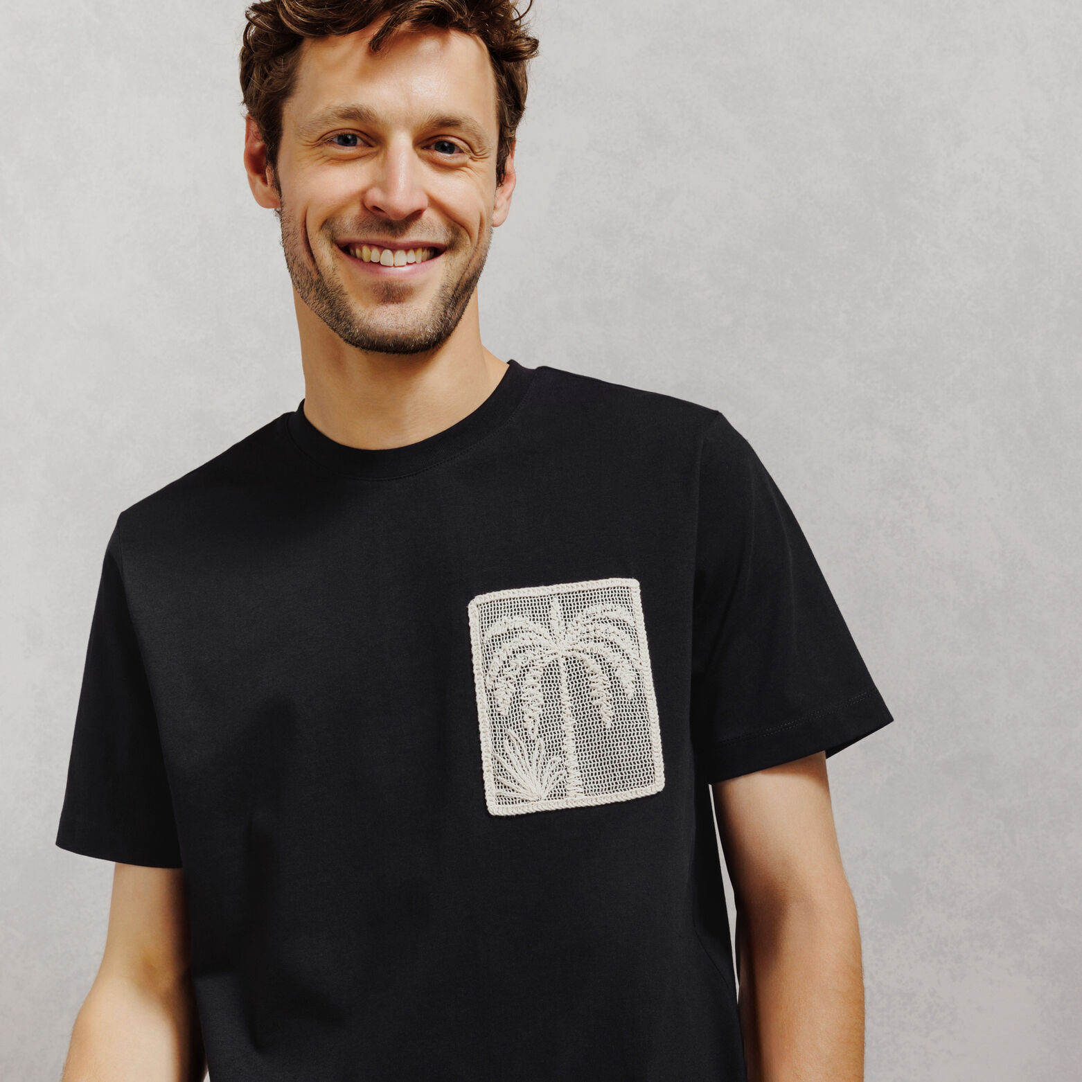 T-shirt met zak, macram&eacute; en strandlook