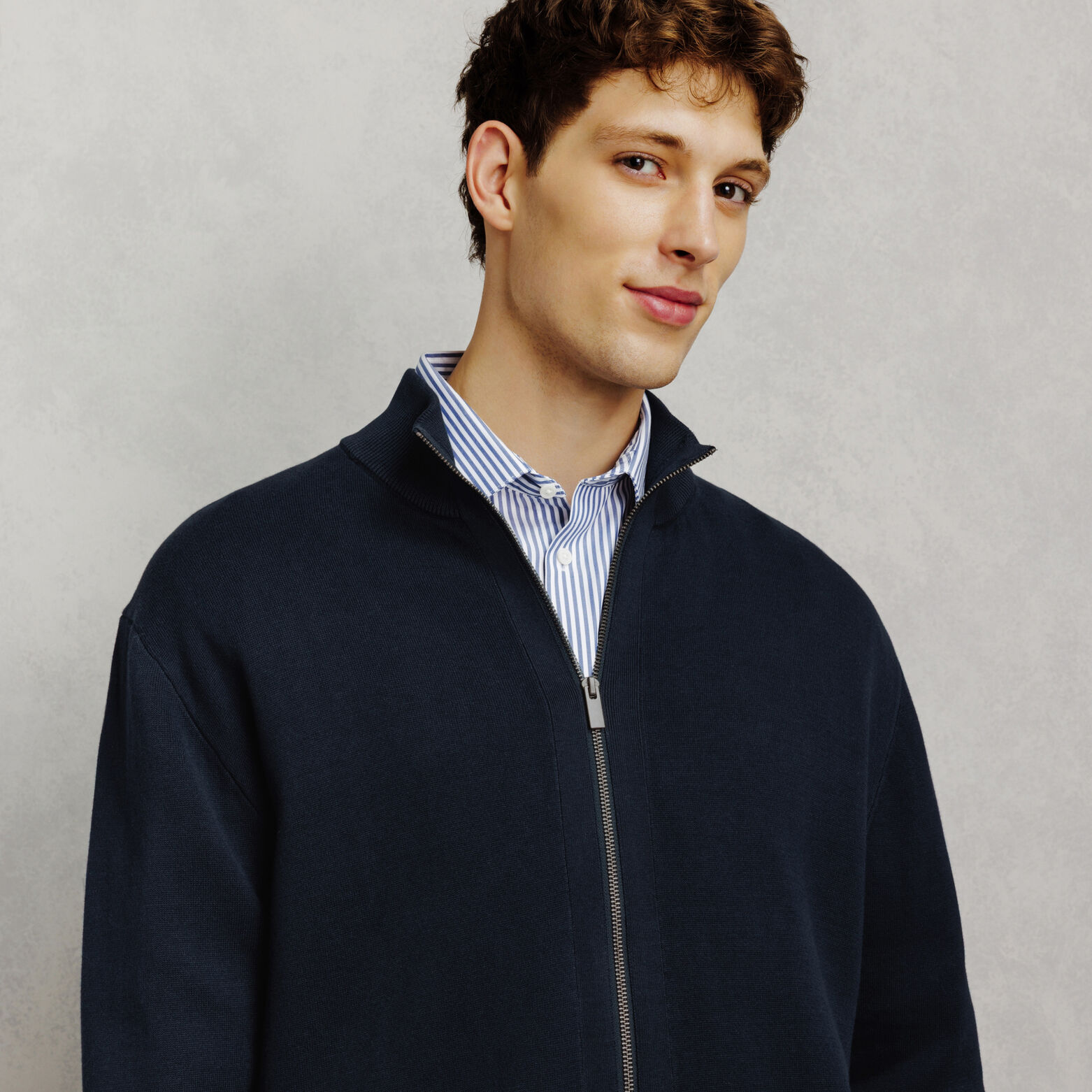 Gilet zipp&eacute; col montant