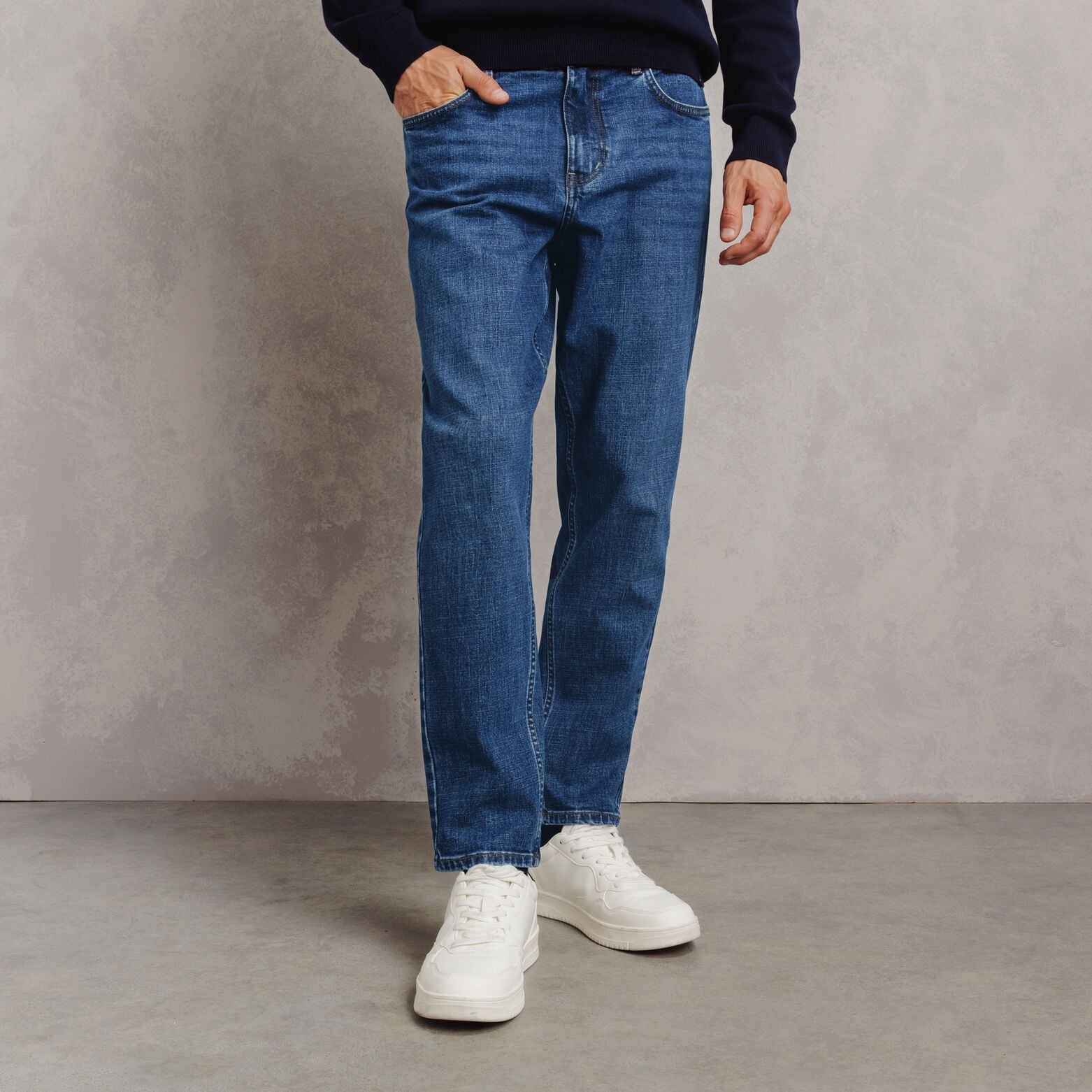 Tapered jeans