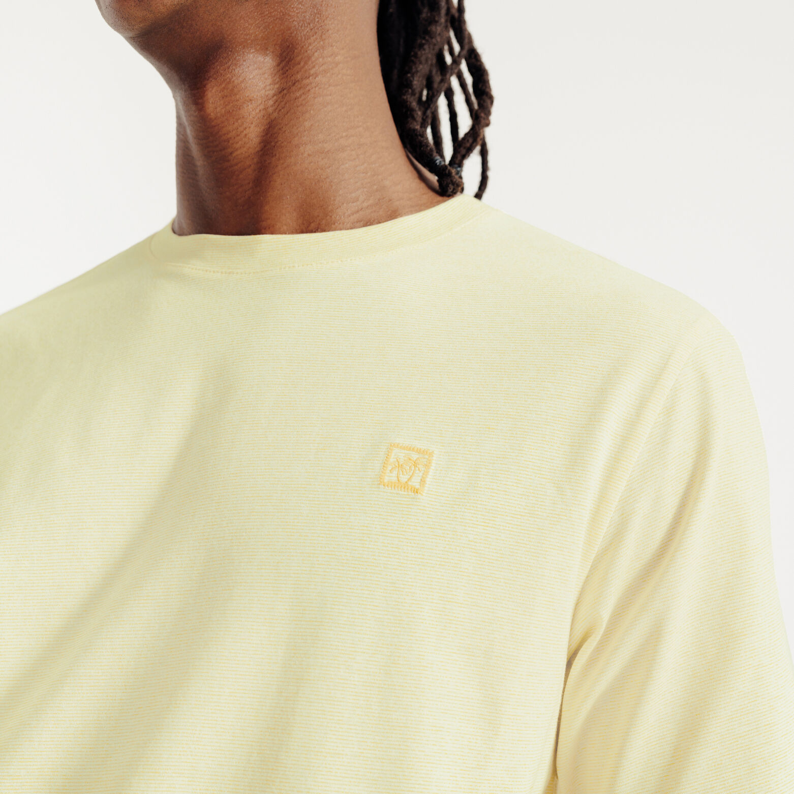 Tee shirt effet microray&eacute; broderie poitrine