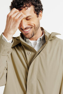 Parka longue boutonn&eacute;e &agrave; capuche