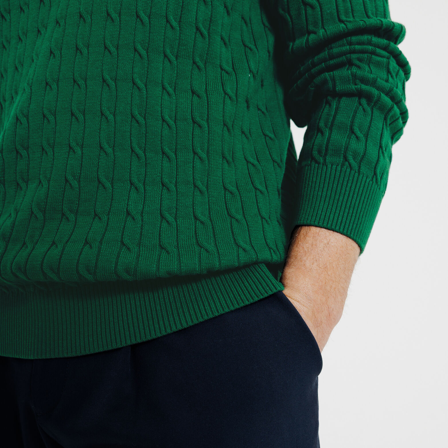 Pull col rond torsad&eacute;