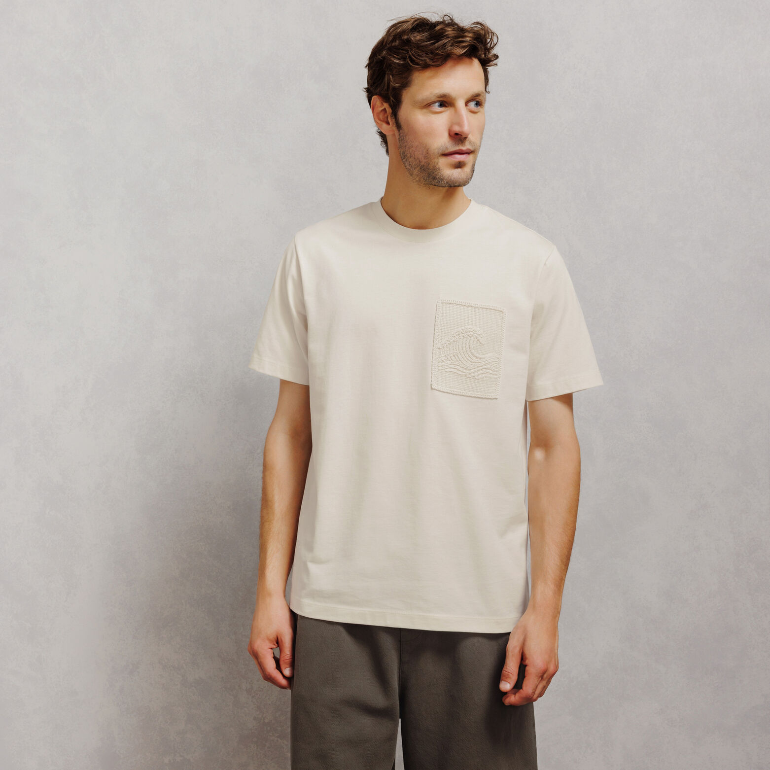 Tee shirt poche esprit plage macram&eacute;