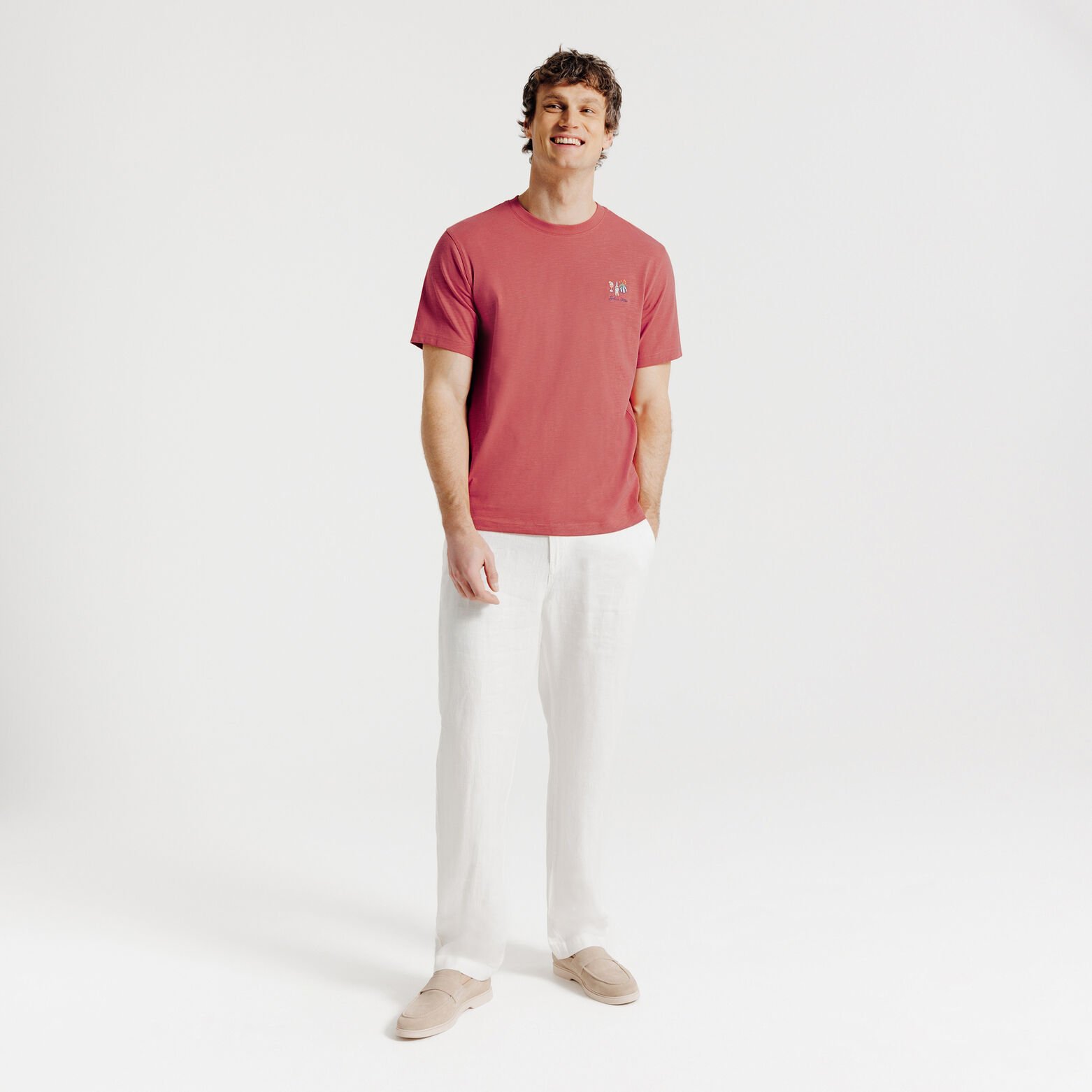 T-shirt in gevlamde stof met borduursel op de bors