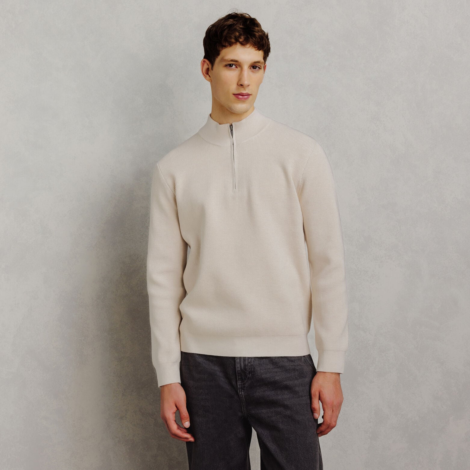 Pull col montant zipp&eacute; gaufr&eacute;